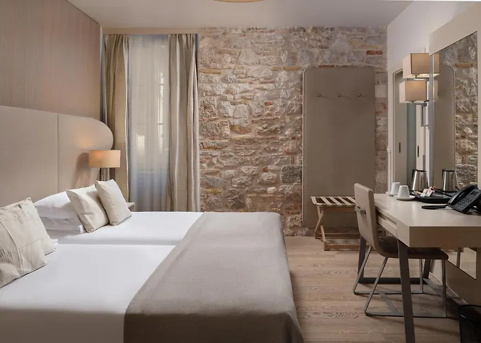 Отель Art Kalelarga